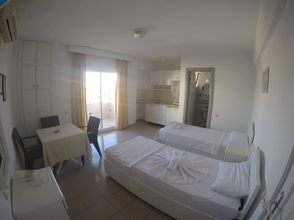 Erdenhan Apart Hotel Мармарис Стая снимка